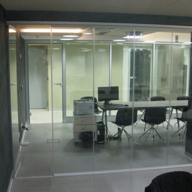 division interiores oficina belgrado